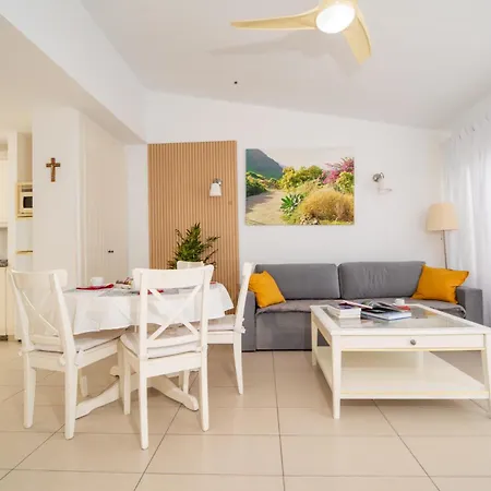 酒店 Island Village