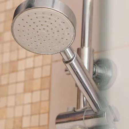 酒店 Island Village