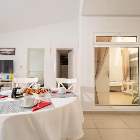 Island Village Hotel