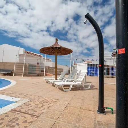 Hotel Island Village *