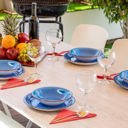 Island Village 阿德耶