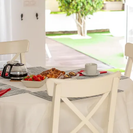 酒店 Island Village *