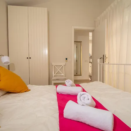 Hotel Island Village *