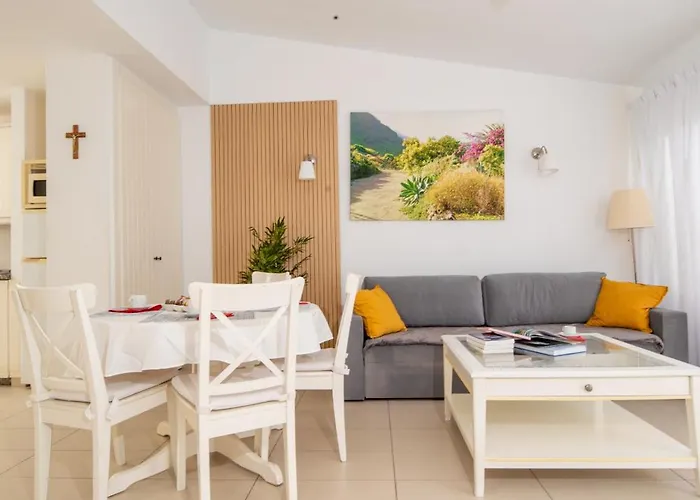 Hotel Island Village