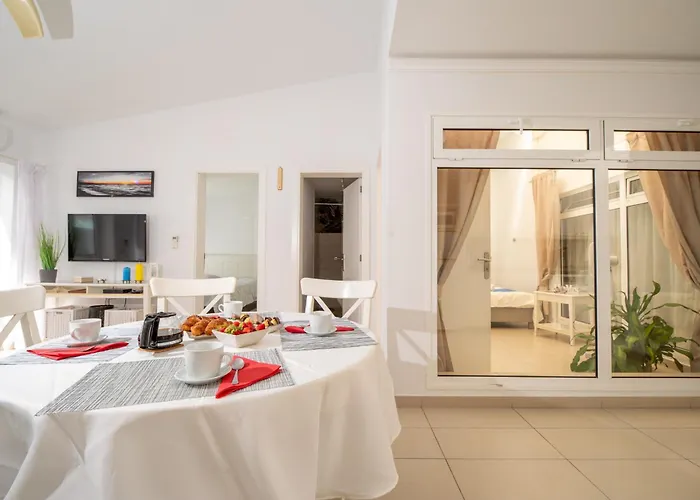 Island Village Hotel